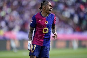 跟队记者：拉菲尼亚未参加巴萨今日合练，确定无缘国家德比