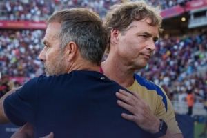 西媒：巴萨助教索尔格代替弗里克出席国家德比赛前发布会