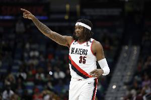 开拓者伤病报告：罗威继续缺席 利拉德&亨德森依旧伤停