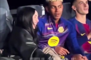 赛后亚马尔把女友介绍给了弗里克，像儿子向父亲介绍自己女友