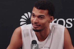 再复习亿遍：赖斯对皇马任意球梅开二度后大家的反应！