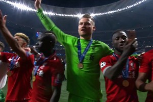 红军球迷：所以，你到底是怀念那个夏天，还是那个夏天的人？