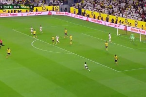 C罗传中击中对手后反弹安吉洛破门，胜利第30分钟扳平联合！